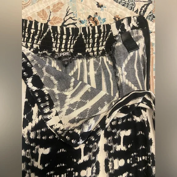 Express Maxi Skirt with Side Slit - Picture 6 of 6